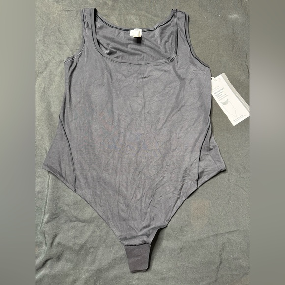2 for $40// Lululemon Athletica Black Bodysuit - Picture 4 of 10